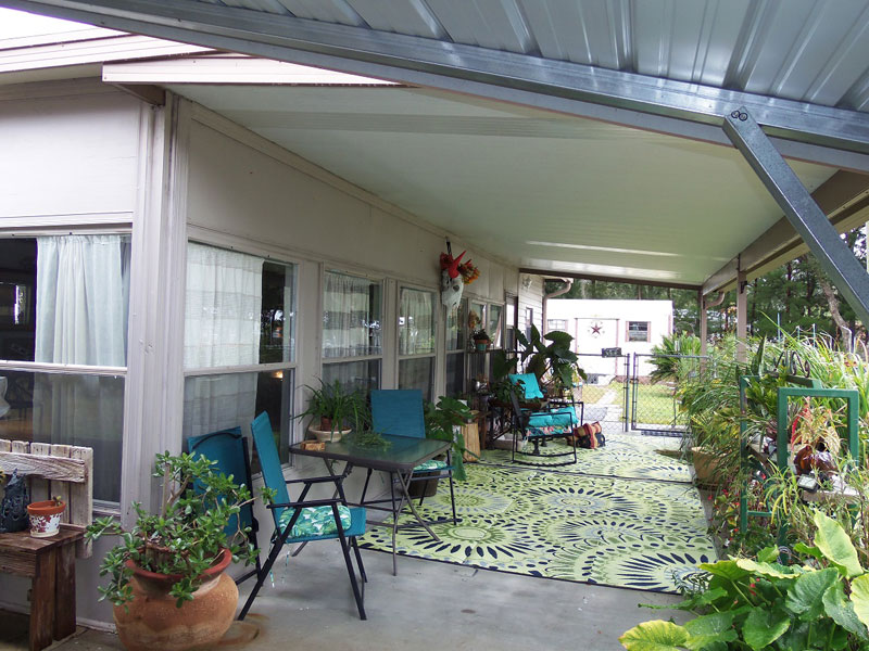 Carport / porch